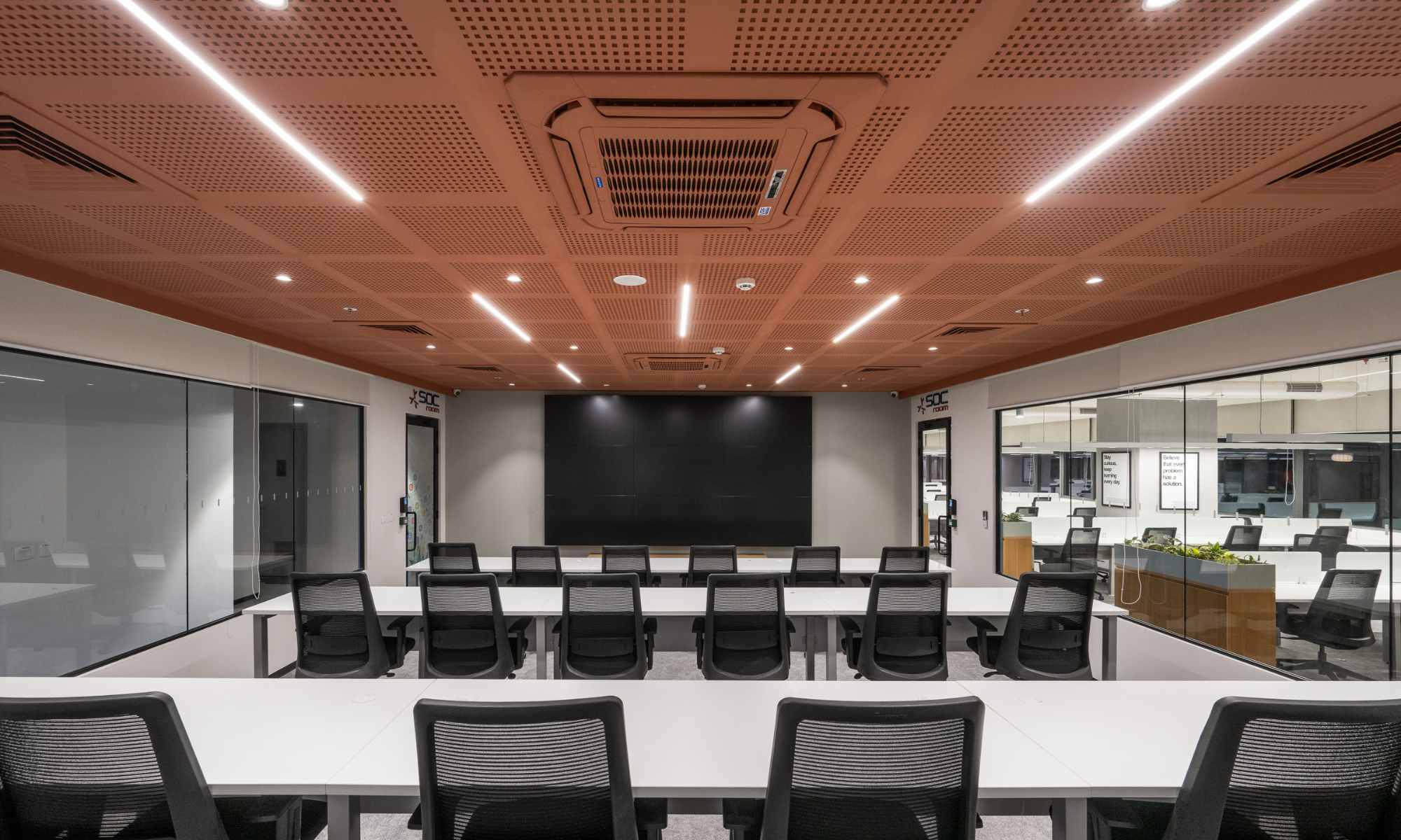 SOCroom operations floor